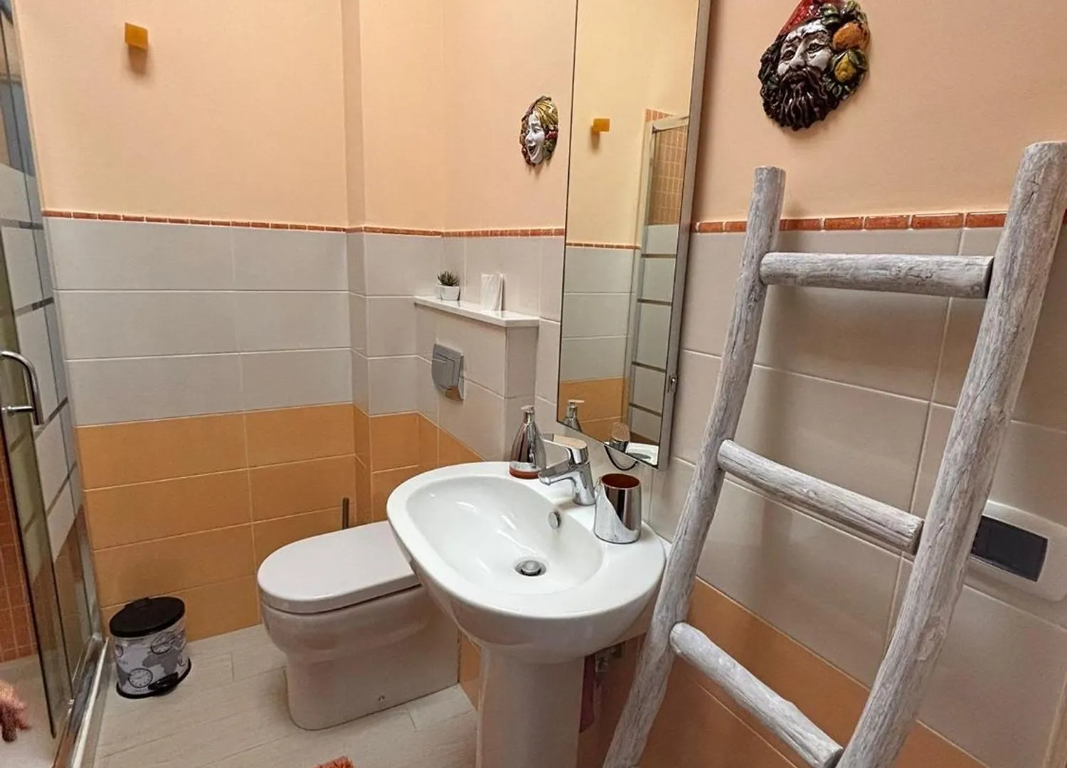 Paola Guest House Catania 0*,
